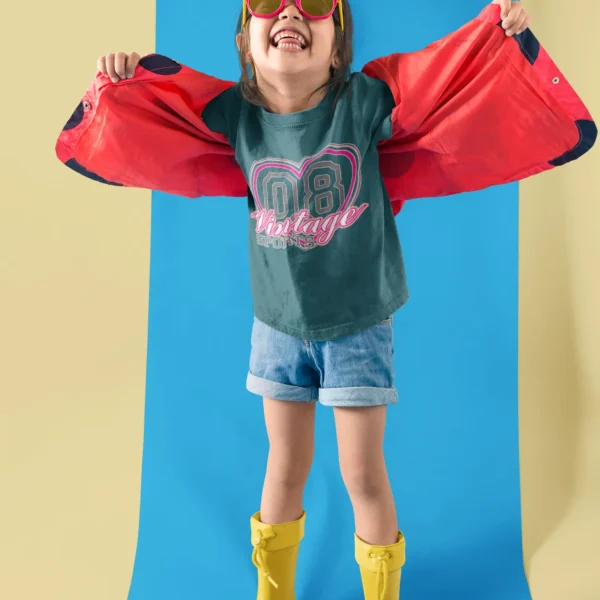 Camiseta Infantil Vintage con Corazón 08