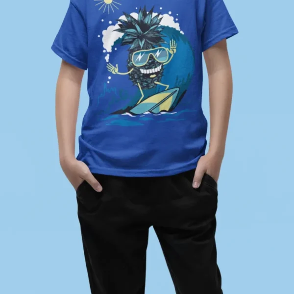 Camiseta de Piña Surfero con Estilo Verano
