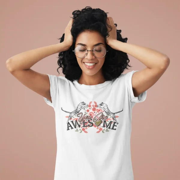 Camiseta Tigres Florales "You Are Awesome"
