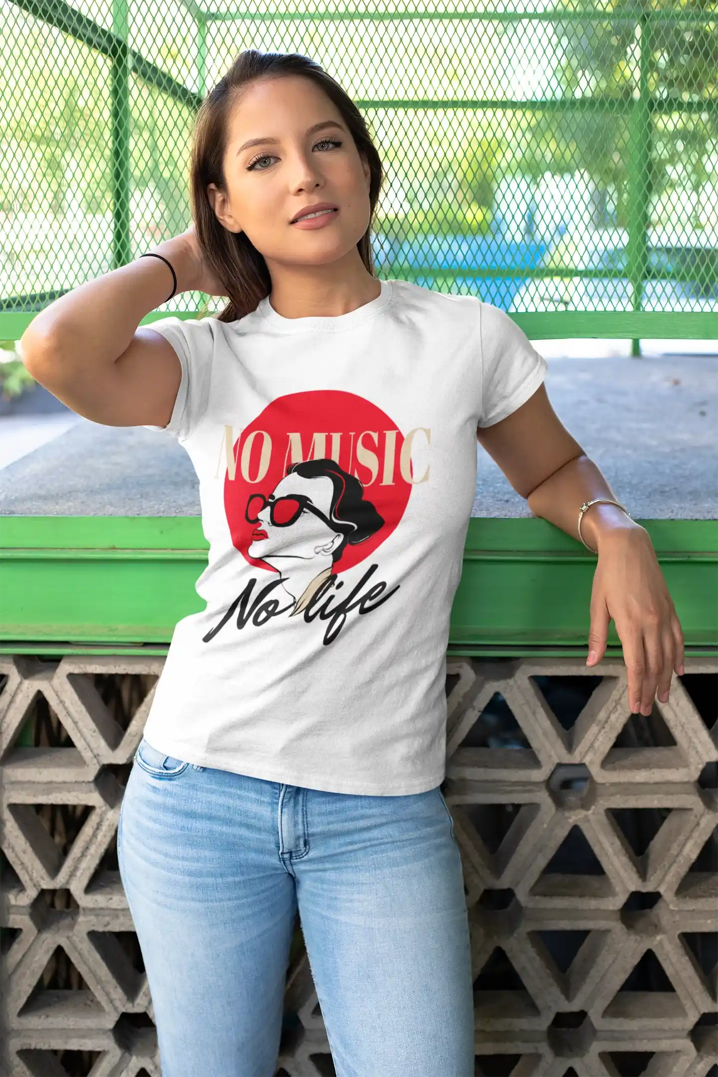 Camiseta "No Music No Life" Diseño Retro