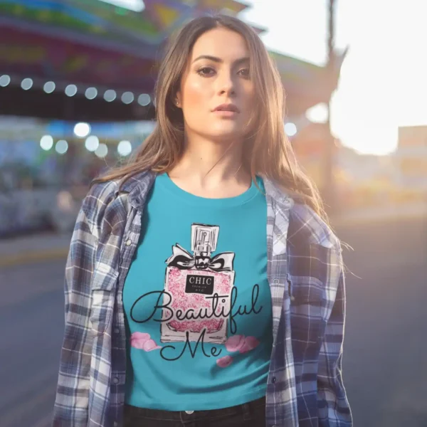 Camiseta 'Beautiful Me' Elegancia Perfume Chic