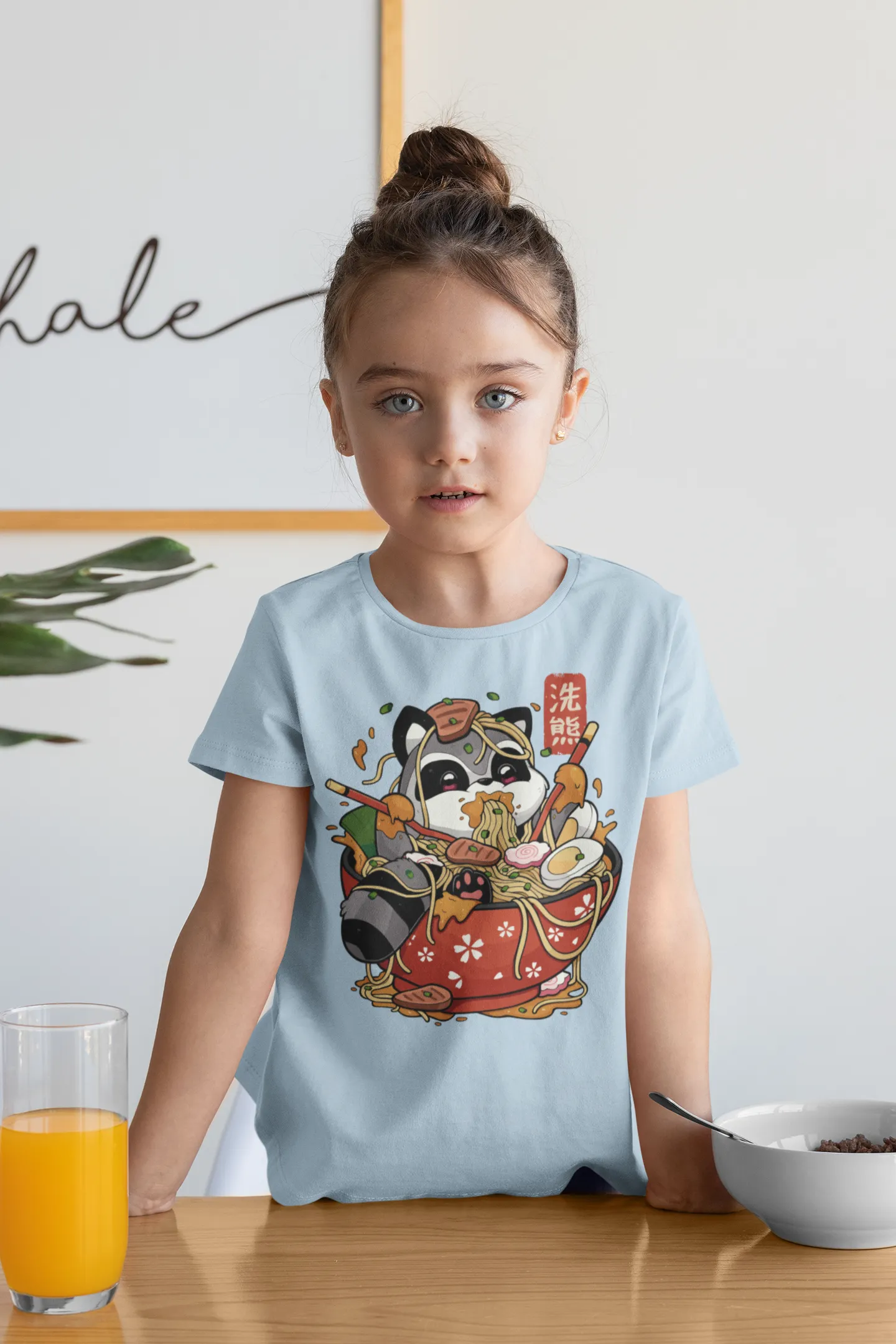 Camiseta de Mapache Comiendo Ramen para Niñas