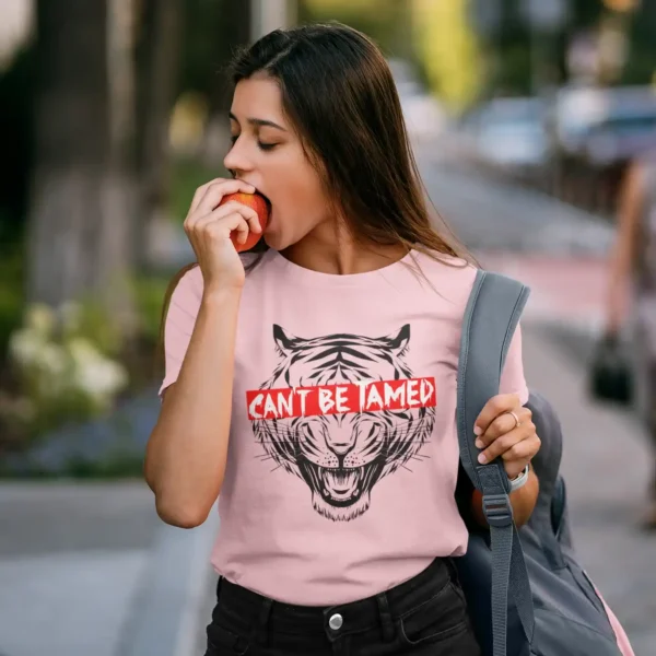 Camiseta Estilo Urbano "Can't be Tamed" Tigre