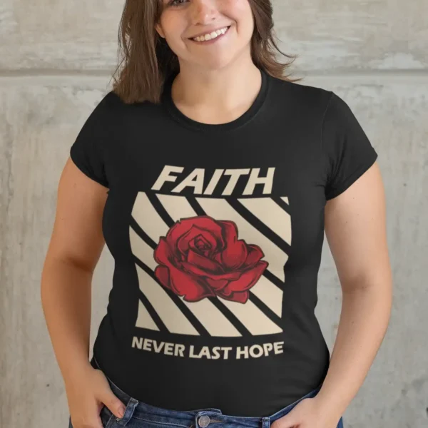 Camiseta 'Faith Never Last Hope' | Rosa y Rayas