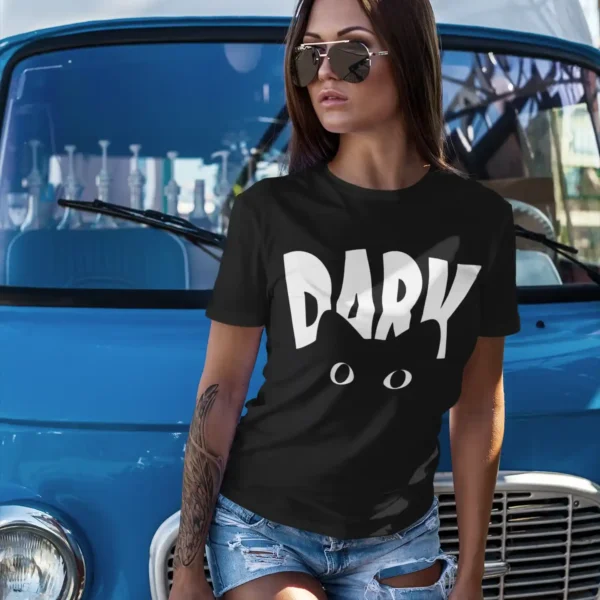 Camiseta de "Dark" Ojos de Gato Minimalista