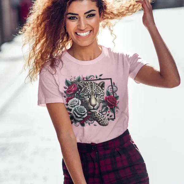 Camiseta de Leopardo con Rosas y Estilo Boho