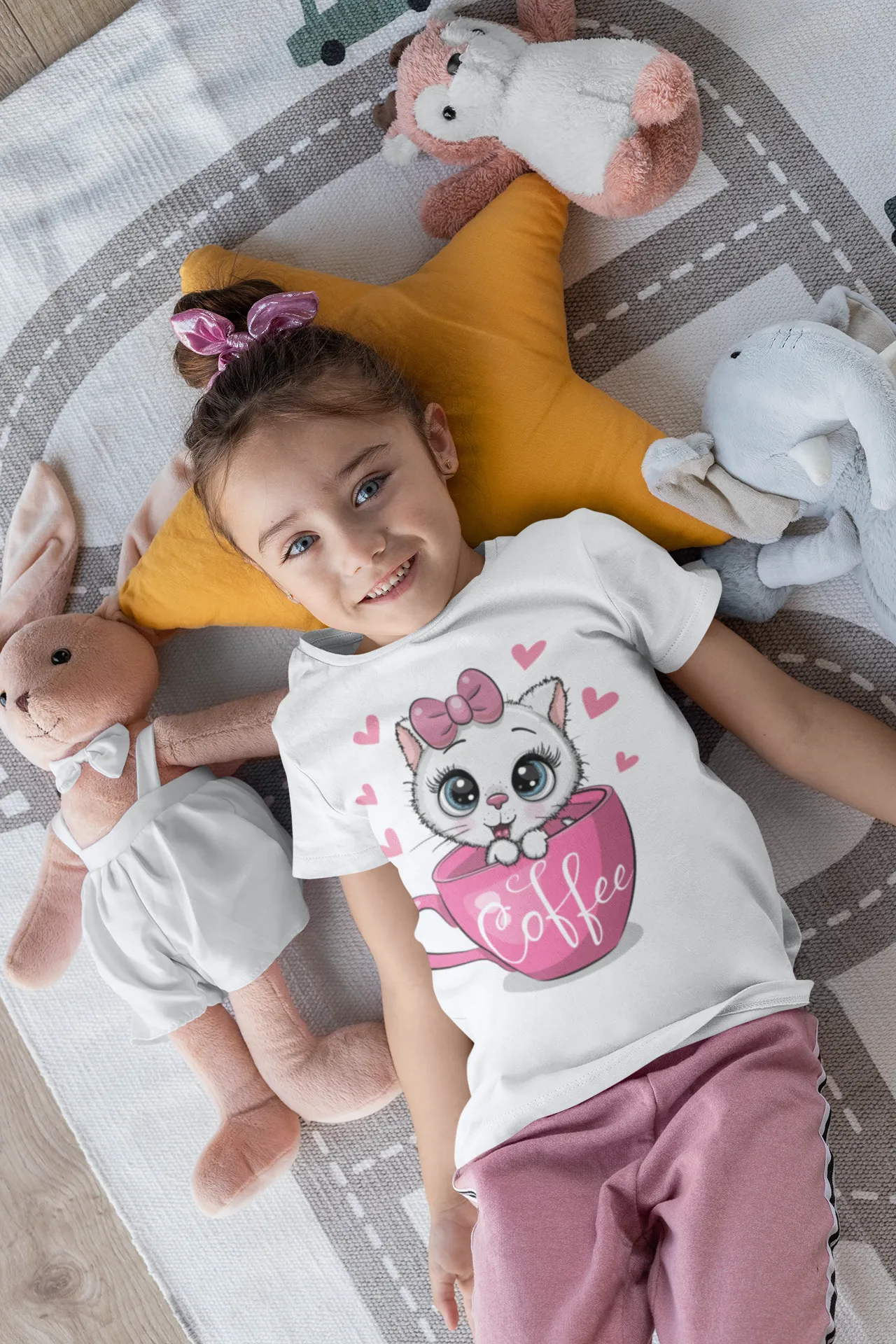 Camiseta de Gatita en Taza "Coffee"