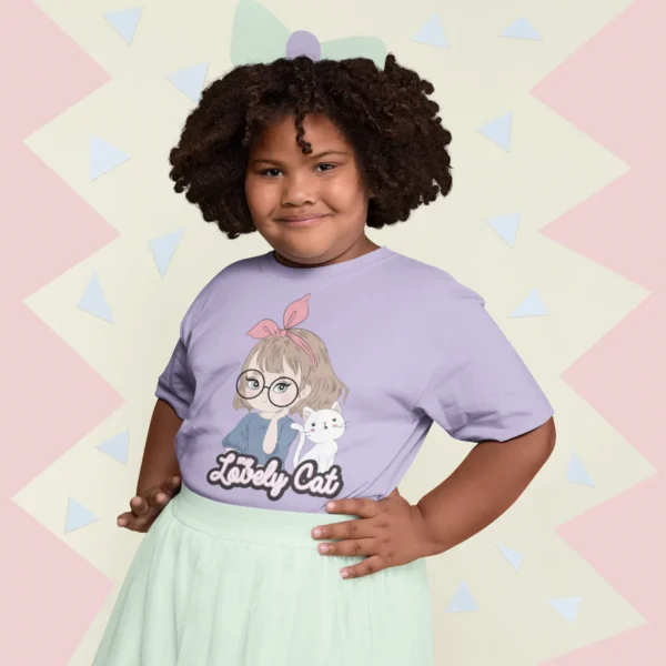 Camiseta de Niña Gatito y Frase "Lovely Cat"