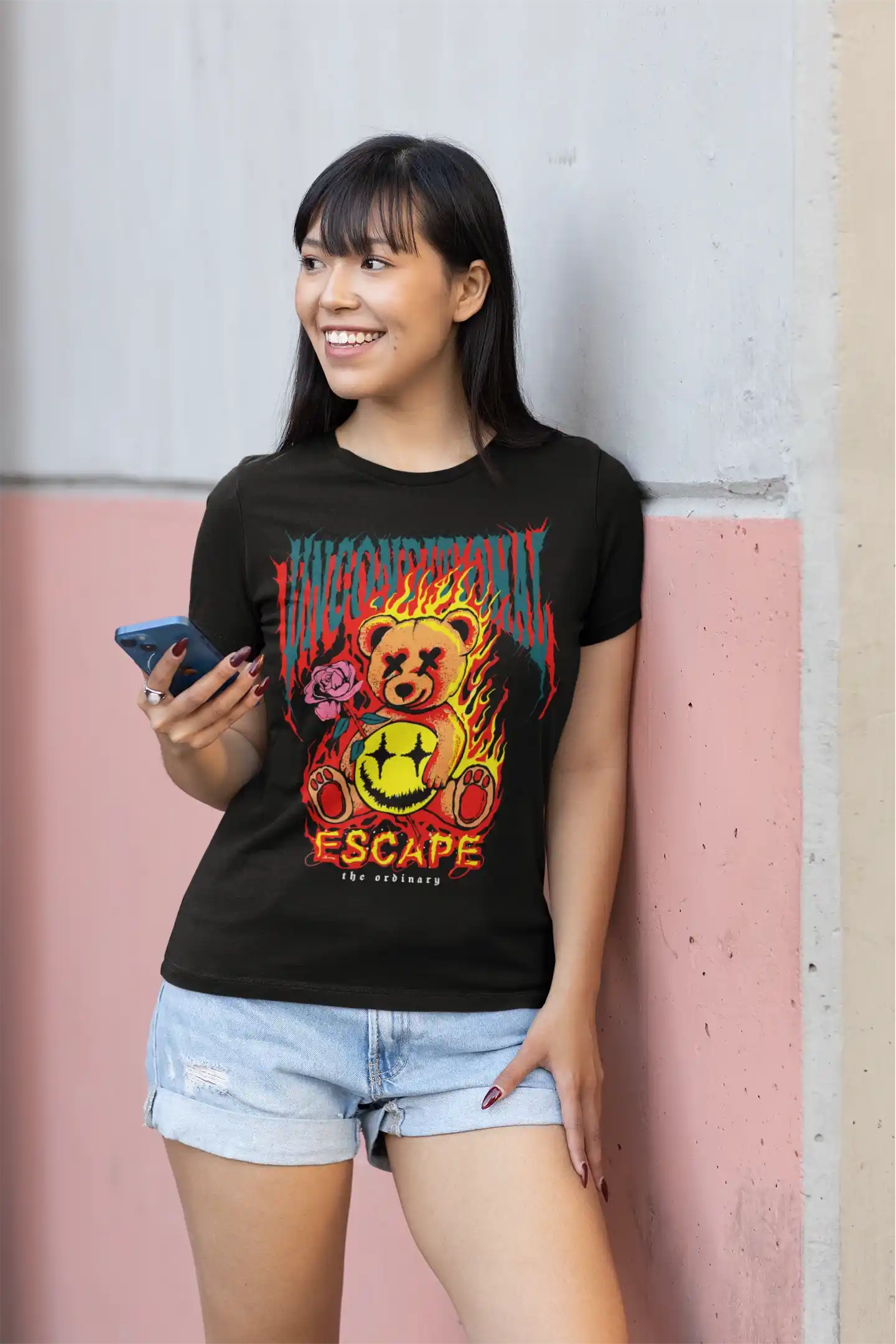 Camiseta con Diseño de Oso y Fuego